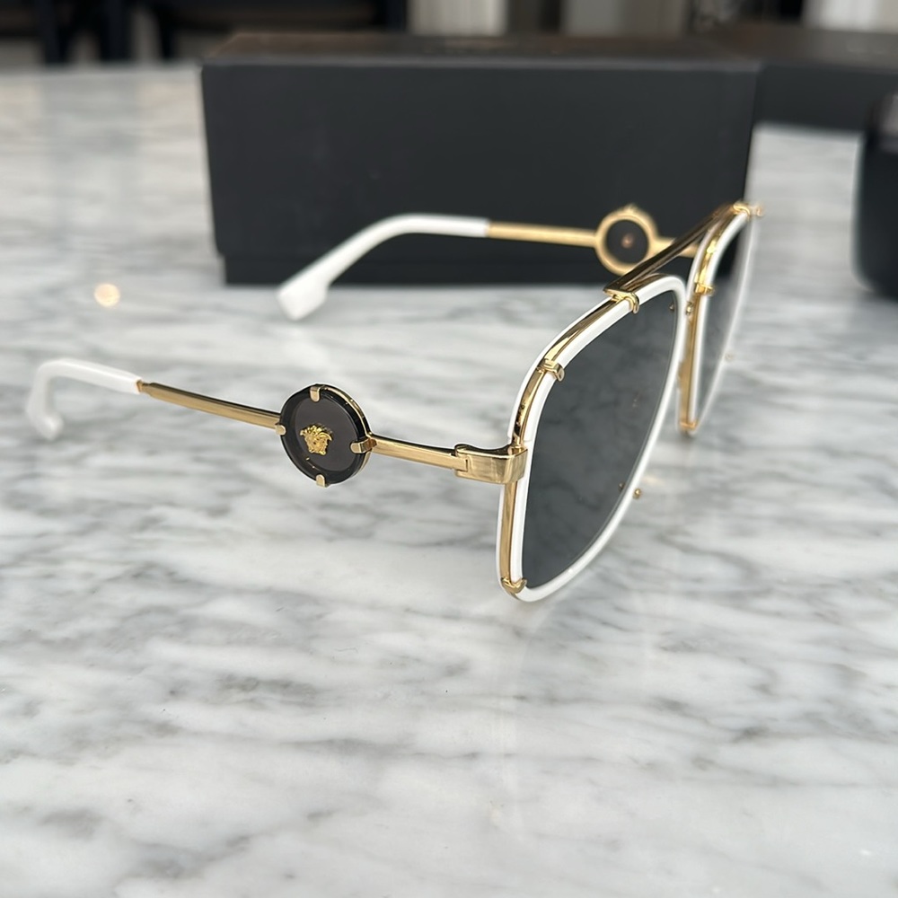 Versace authentic - white rim aviator sunglasses - Picture 2 of 5